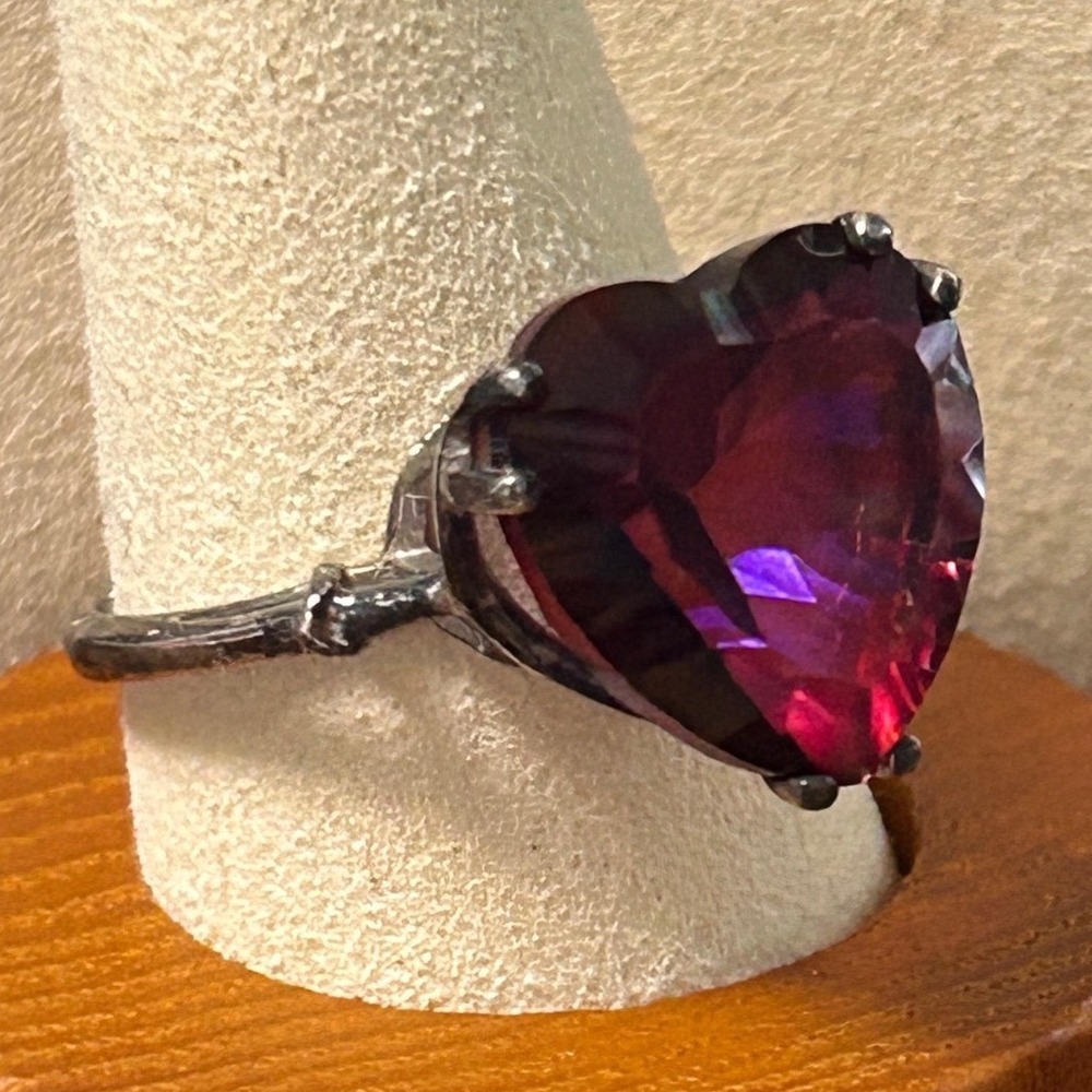 Sterling Silver 925 Thailand Heart Mystic Purple Statement Ring Size 8